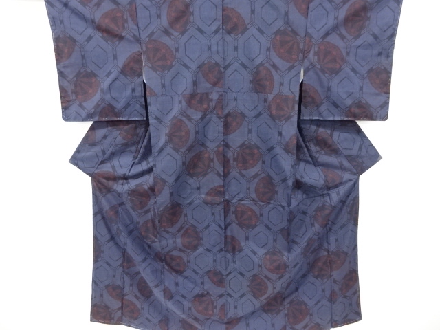 亀甲に源氏車模様織り出し本場泥大島紬着物(5マルキ)